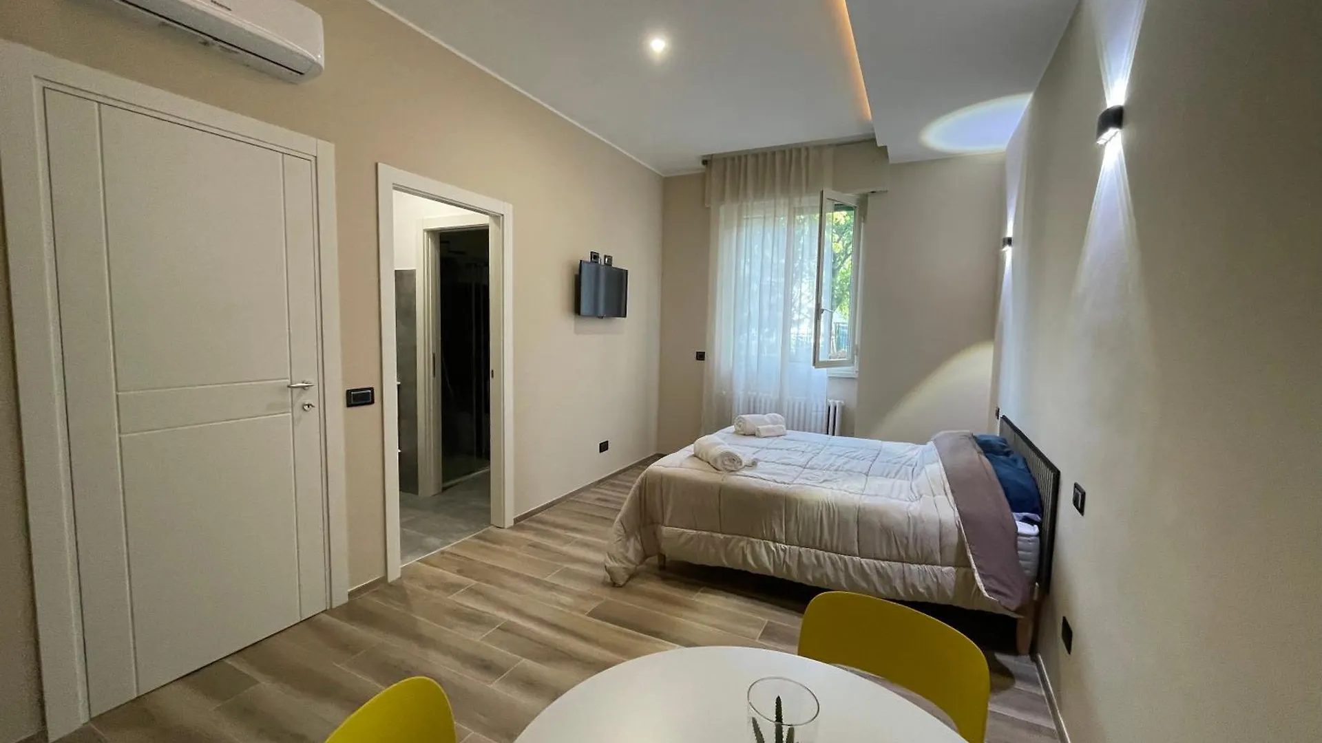 Guest House Design Navigli Milan 0*,  Italy