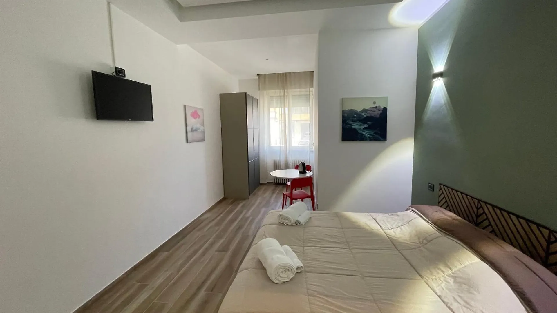 Guest House Design Navigli Milan 0*,  Italy