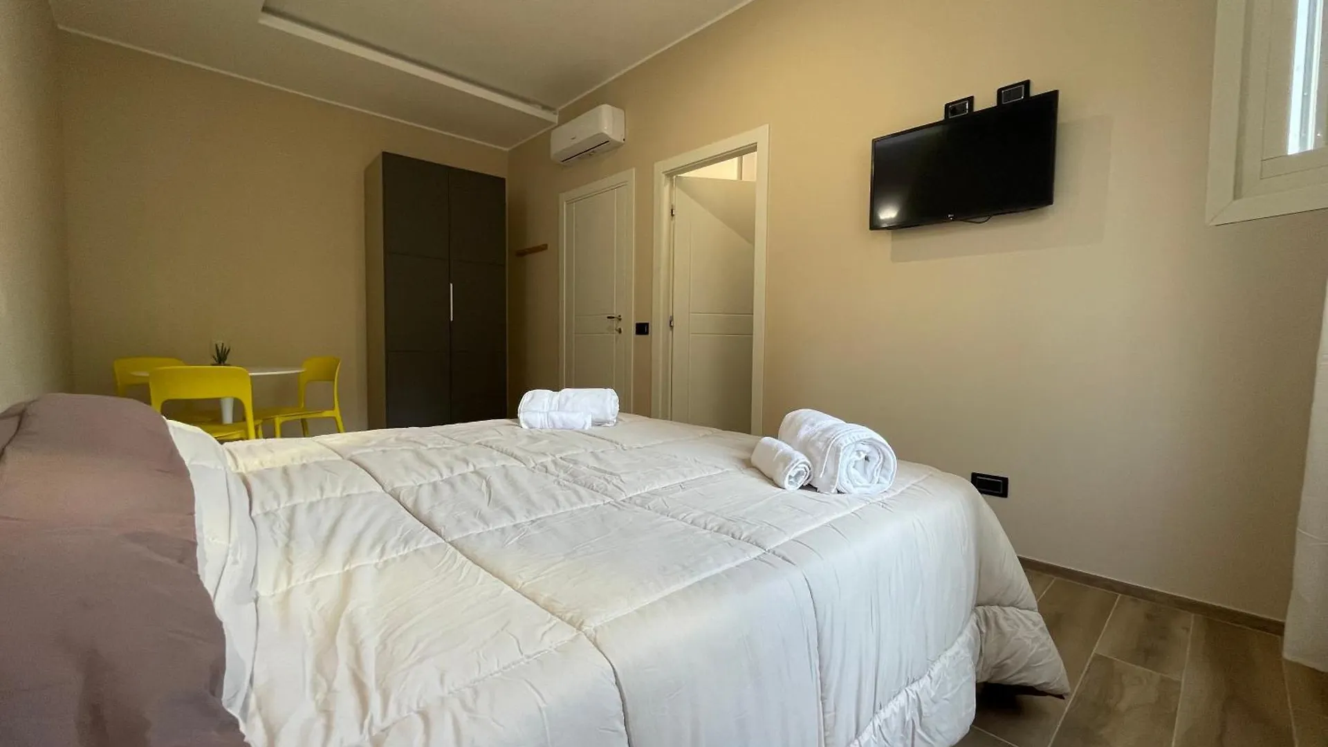 Guest House Design Navigli Milan Italy